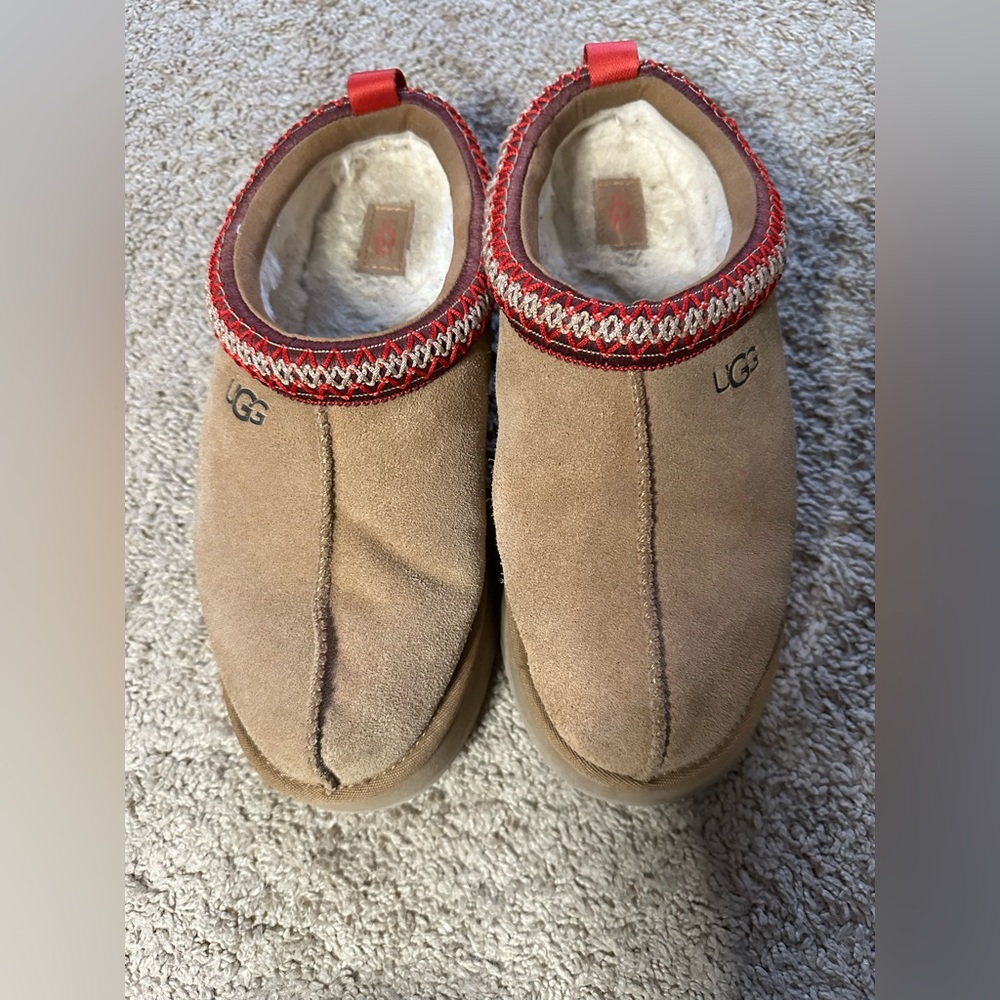 Women’s Size 10 Platform Ugg Tazz Slippers in Chestnut
